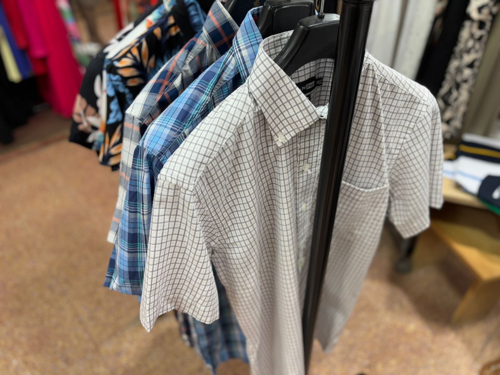 Camisas manga corta a cuadros a $10.000