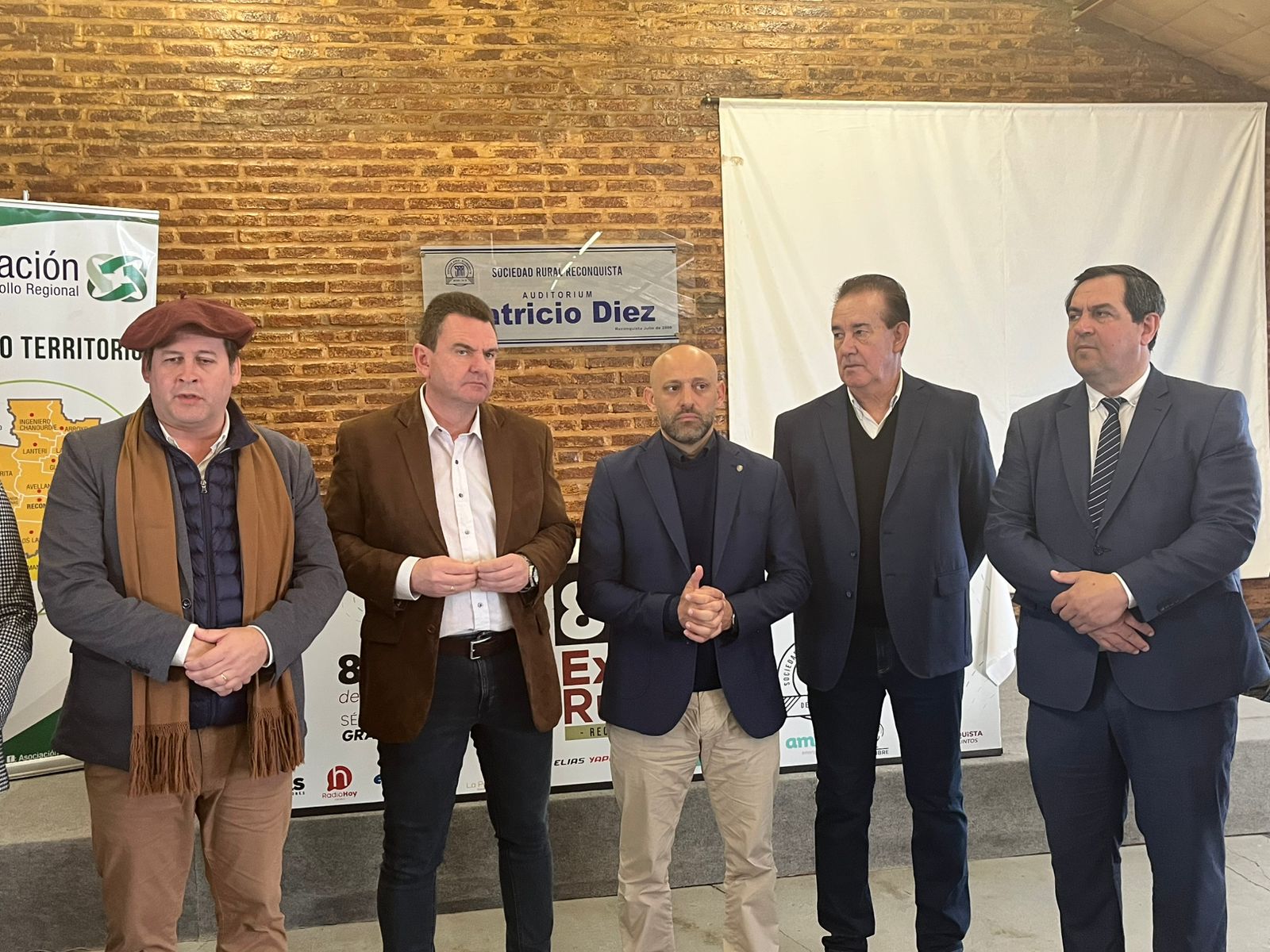 Foto de la entrega de créditos.