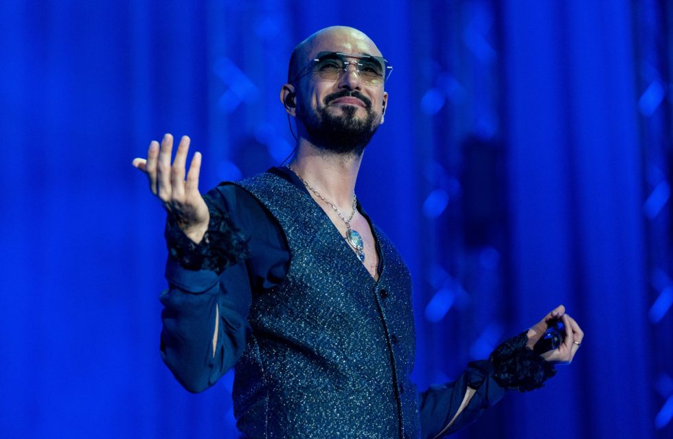 9lGHV89Ce_2000x1500__1