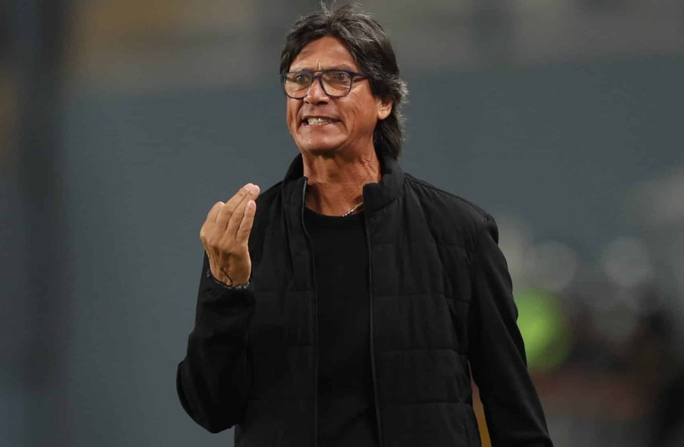 PER: Alianza Lima v Atletico Grau. Liga 1 match. Date 11 Angel David Comizzo coach of Atletico Grau during the Liga 1 match between Alianza Lima and Atletico Grau played at Nacional Stadium on April 14, 2024 in Lima, Peru. Copyright: xMiguelxMarrufox/xPRESSINPHOTOx MM_241014_167