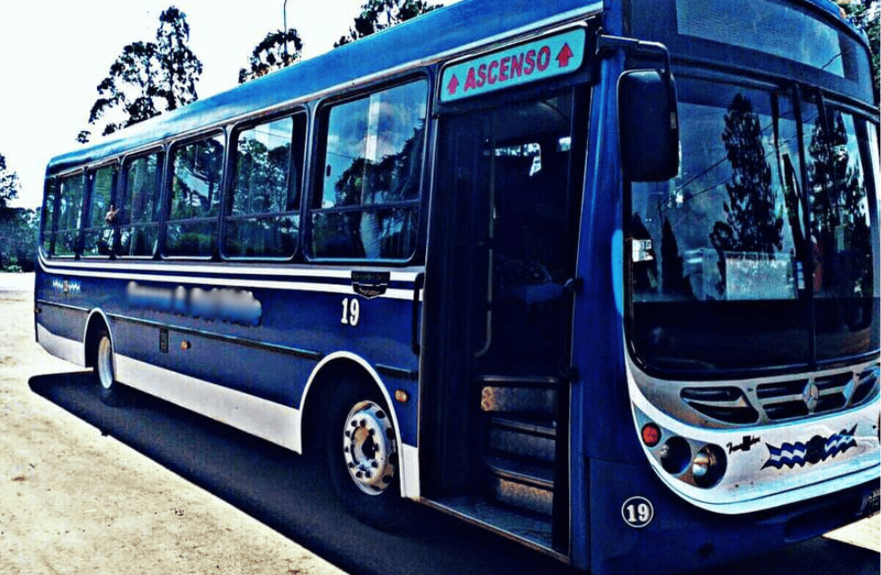 Colectivo transporte público de pasajeros