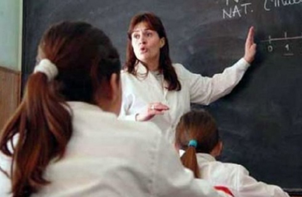 docente en el aula