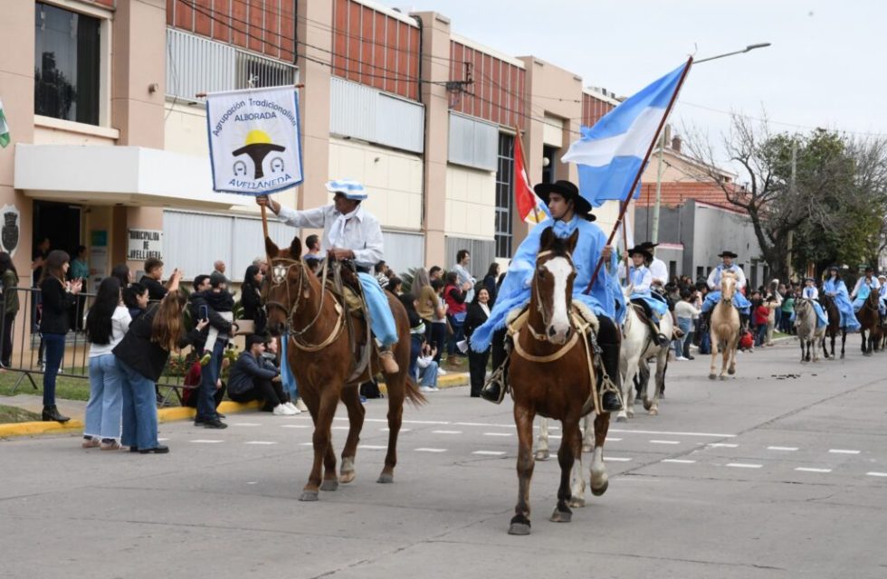 desfile avellaneda