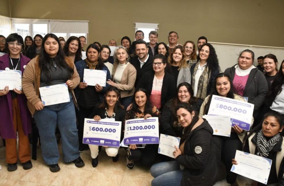grupo-concurso-mujeres-emprendedoras-1024x682