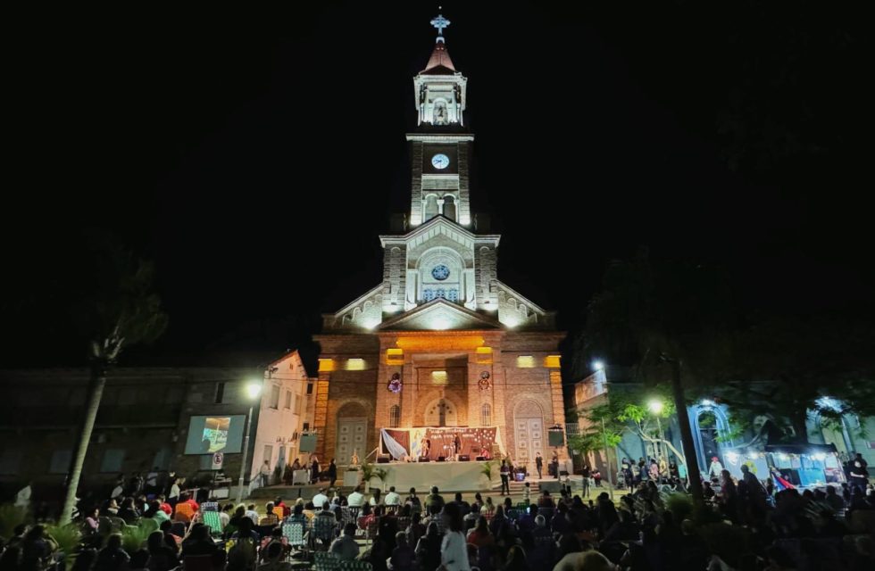 iglesia catedral iluminada