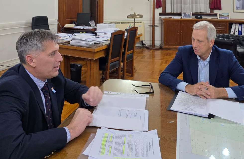 Dionisio Scarpin mantuvo un nuevo encuentro con el ministro de Economía de la provincia, Pablo Olivares