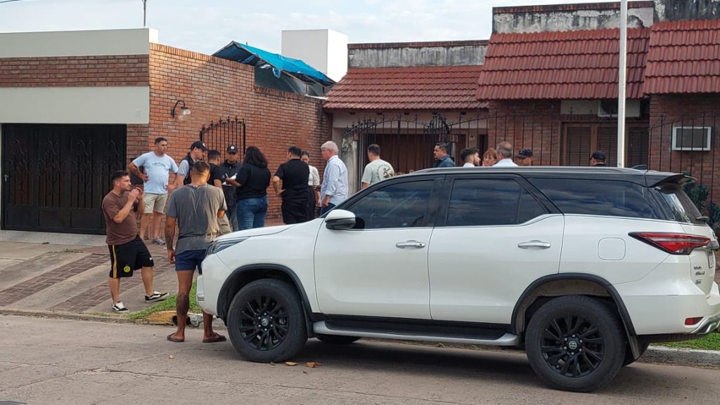 Foto: automóvil del Dr. Ricardo Degoumois - padre-, el cual fue requisado este viernes.